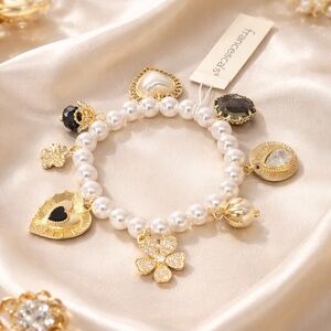 Francesca’s Mary Pearl Charm Bracelet NWT